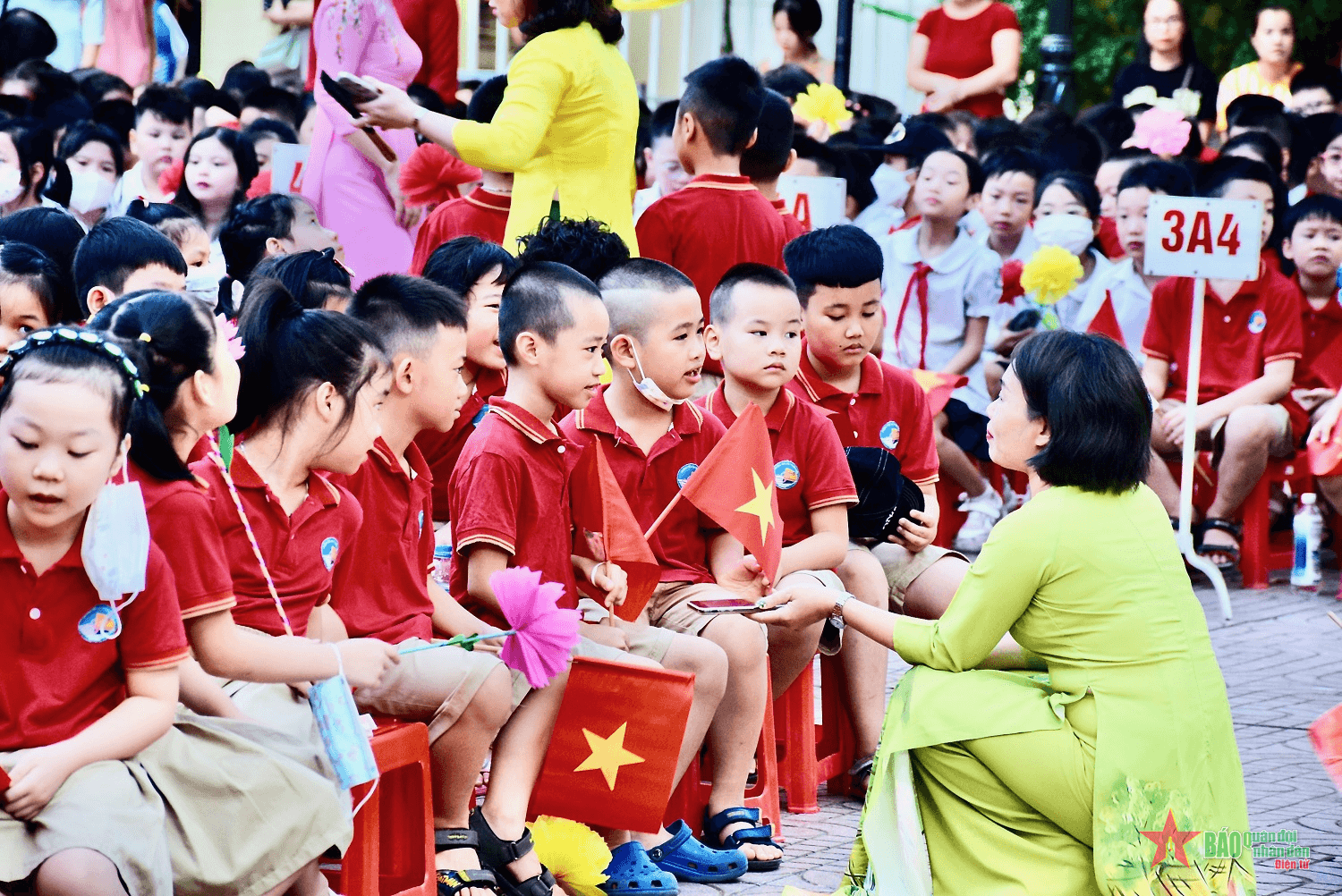 Giữ chân giáo viên: Không chỉ riêng tiền lương