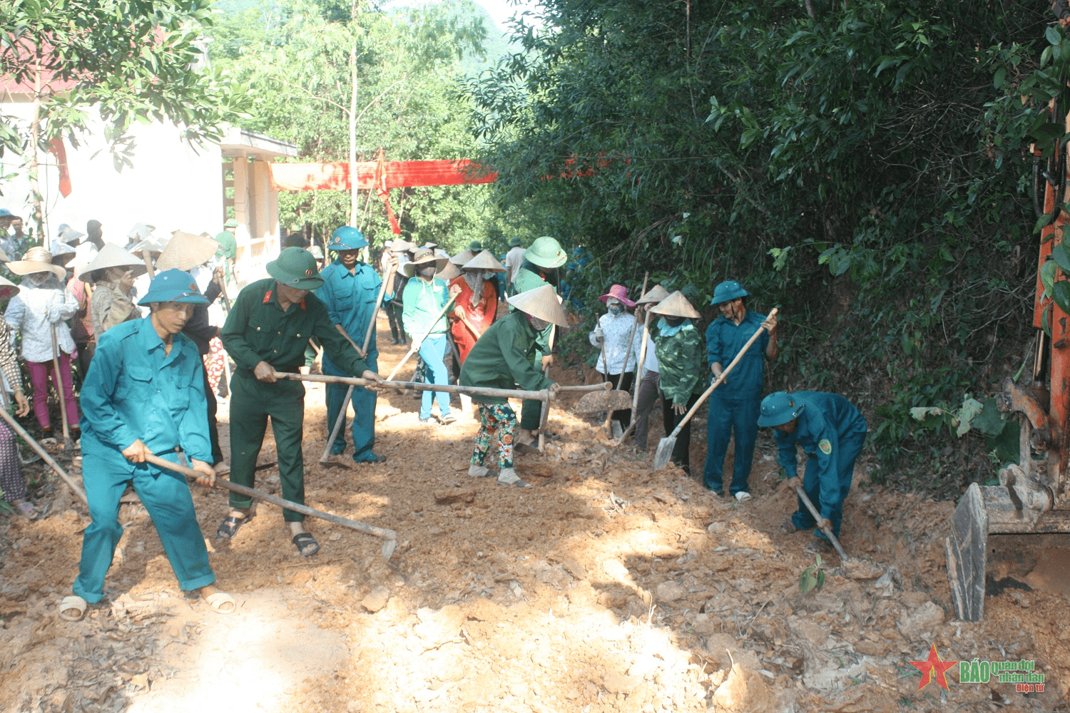 Chung sức hướng về vùng khó