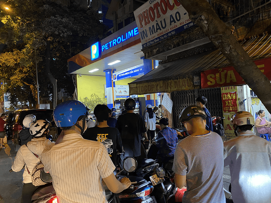 Quỹ Bình ổn giá xăng dầu: Giữ hay bỏ?