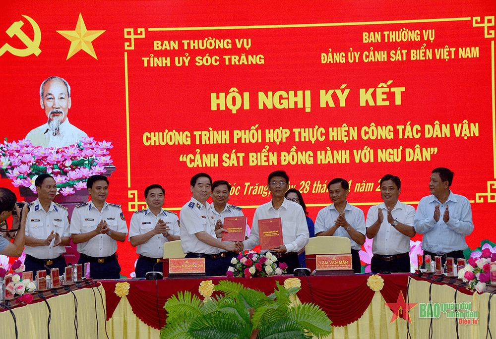 Ký kết chương trình phối hợp Cảnh sát biển đồng hành với ngư dân