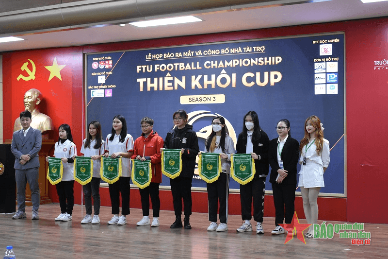 Khởi động giải bóng đá sinh viên Trường Đại học Ngoại thương