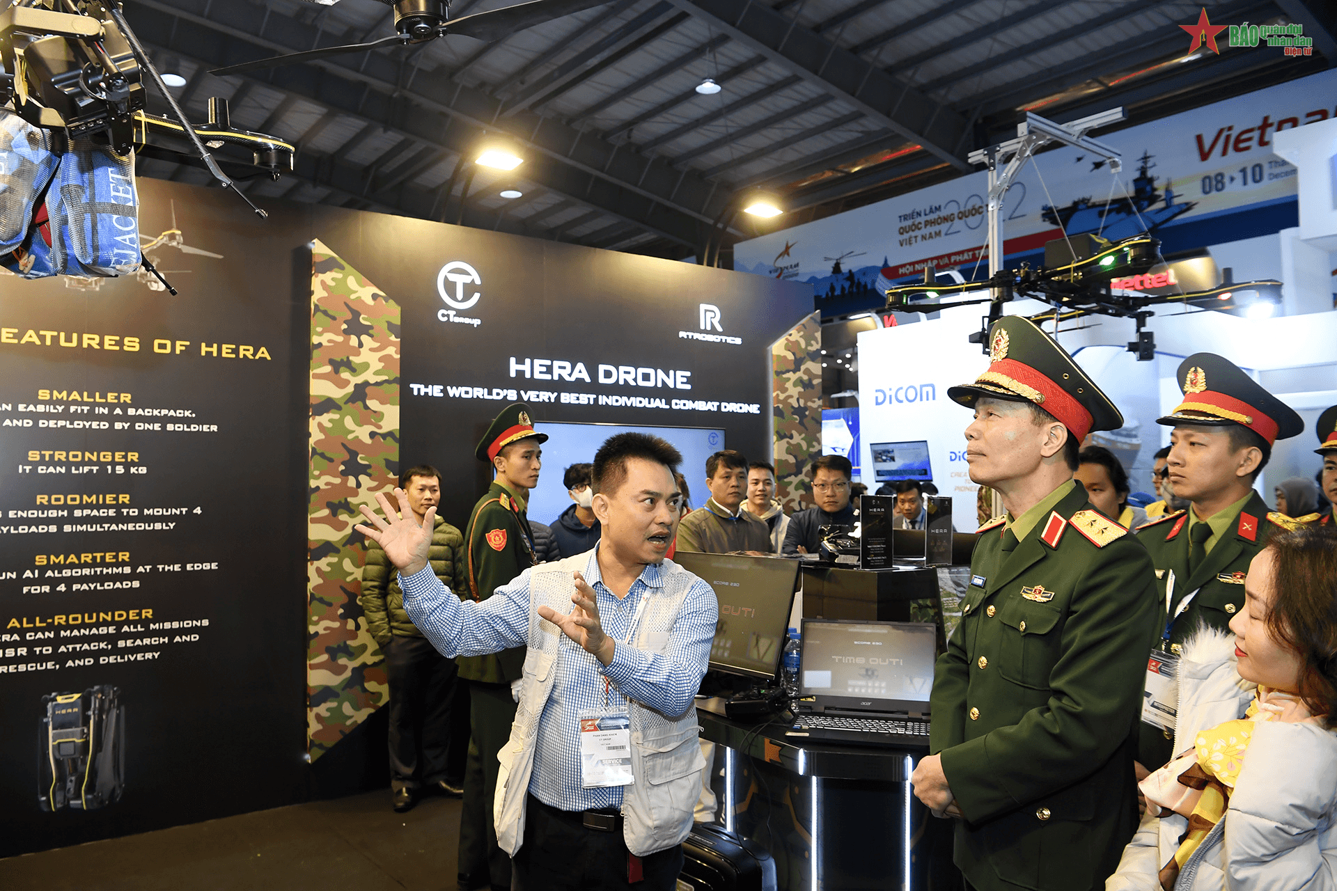 Tham quan các gian hàng Triển lãm Quốc phòng quốc tế Việt Nam 2022