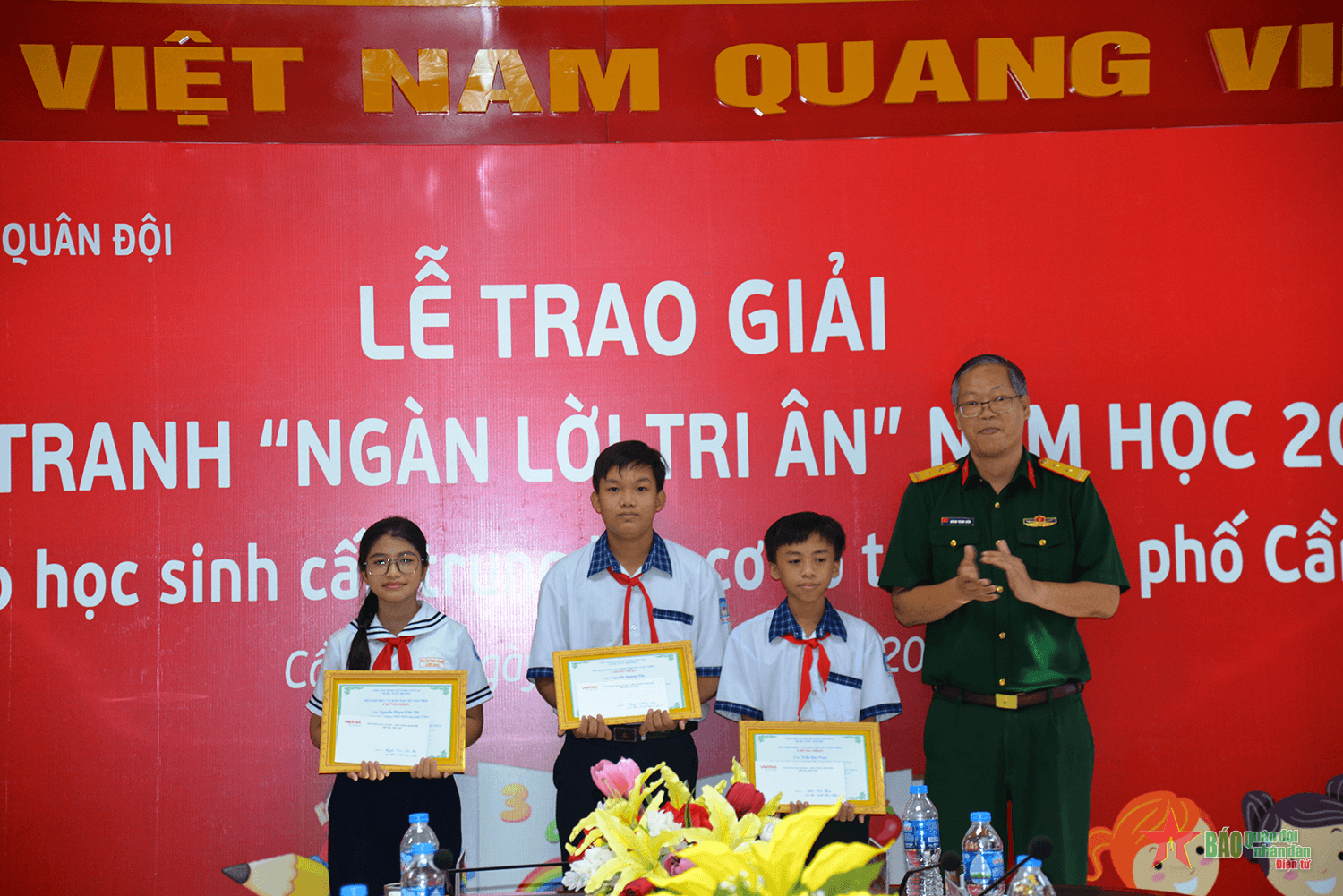 Viettel Cần Thơ trao giải Cuộc thi vẽ tranh “Ngàn lời tri ân”