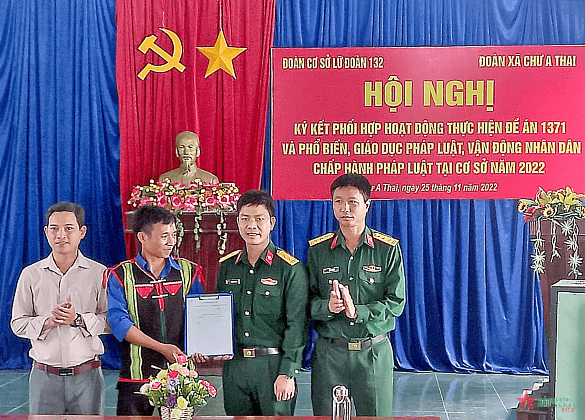 Đưa pháp luật đến với đồng bào
