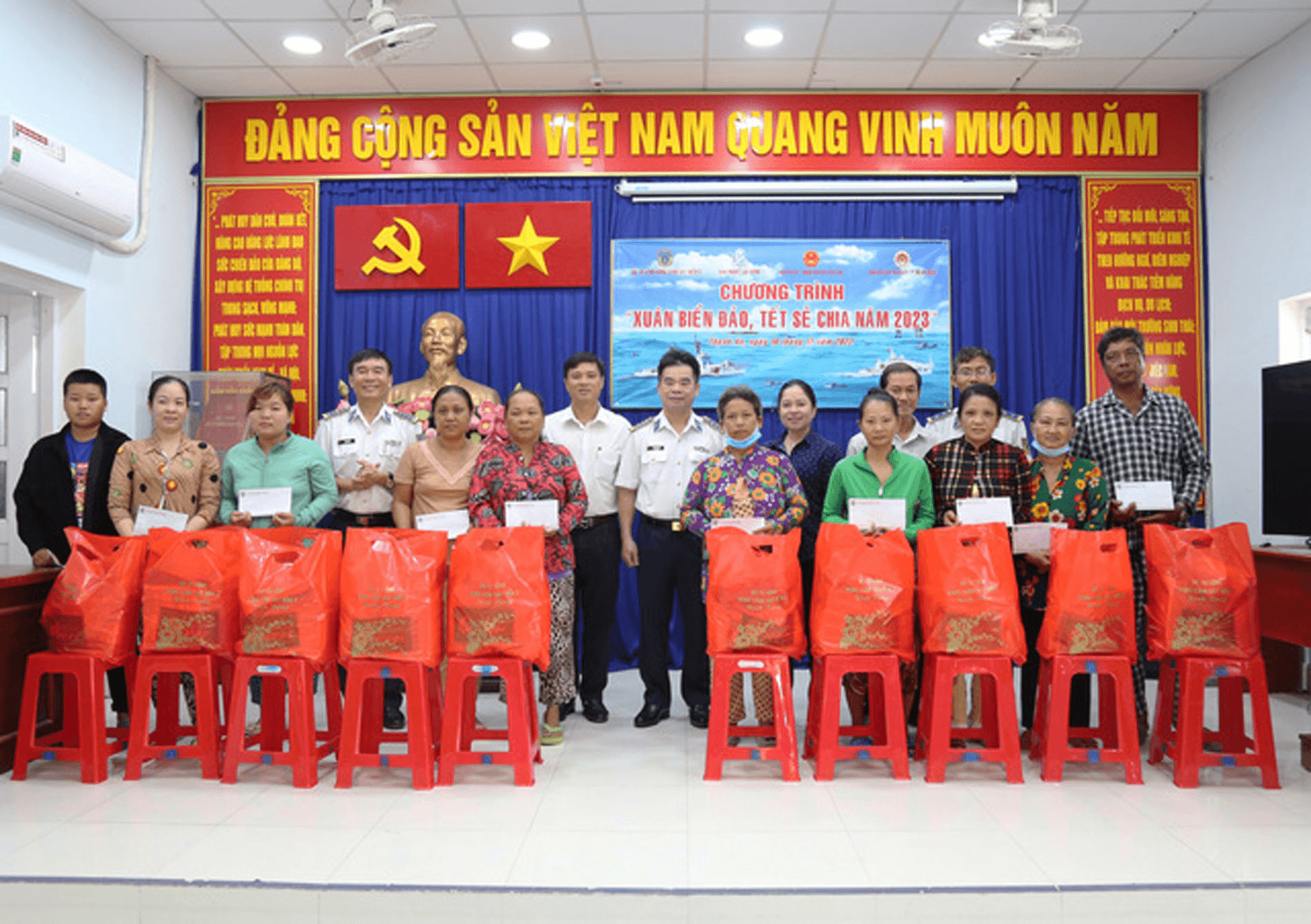 "Xuân biển đảo, Tết sẻ chia" ở Cần Giờ