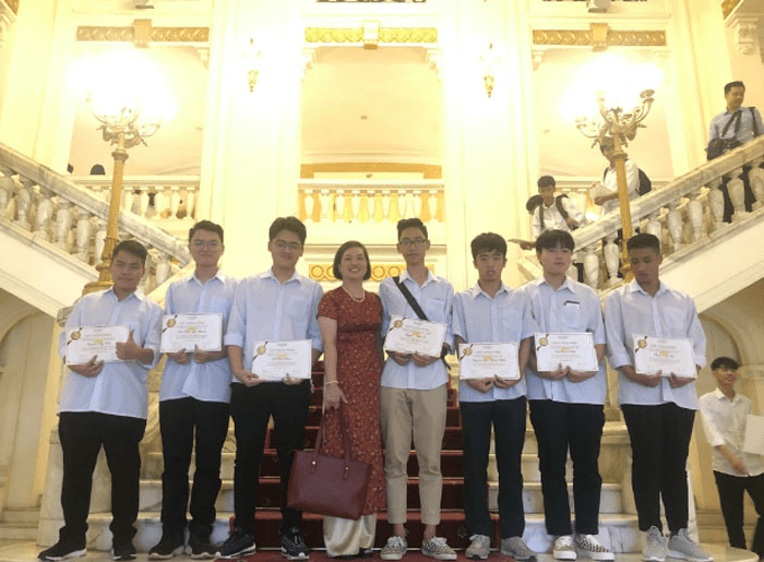 Nhớ về cô giáo năm xưa