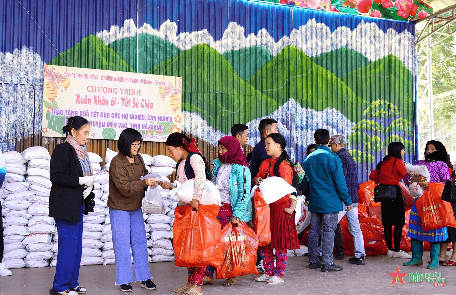 Mang xuân đến với người nghèo