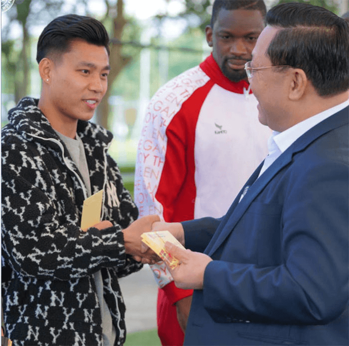 Thưởng Tết và lì xì ở V-League