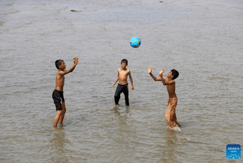 Niềm vui của những du khách Yemen