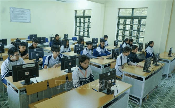 Không tổ chức lớp không chuyên trong trường trung học phổ thông chuyên