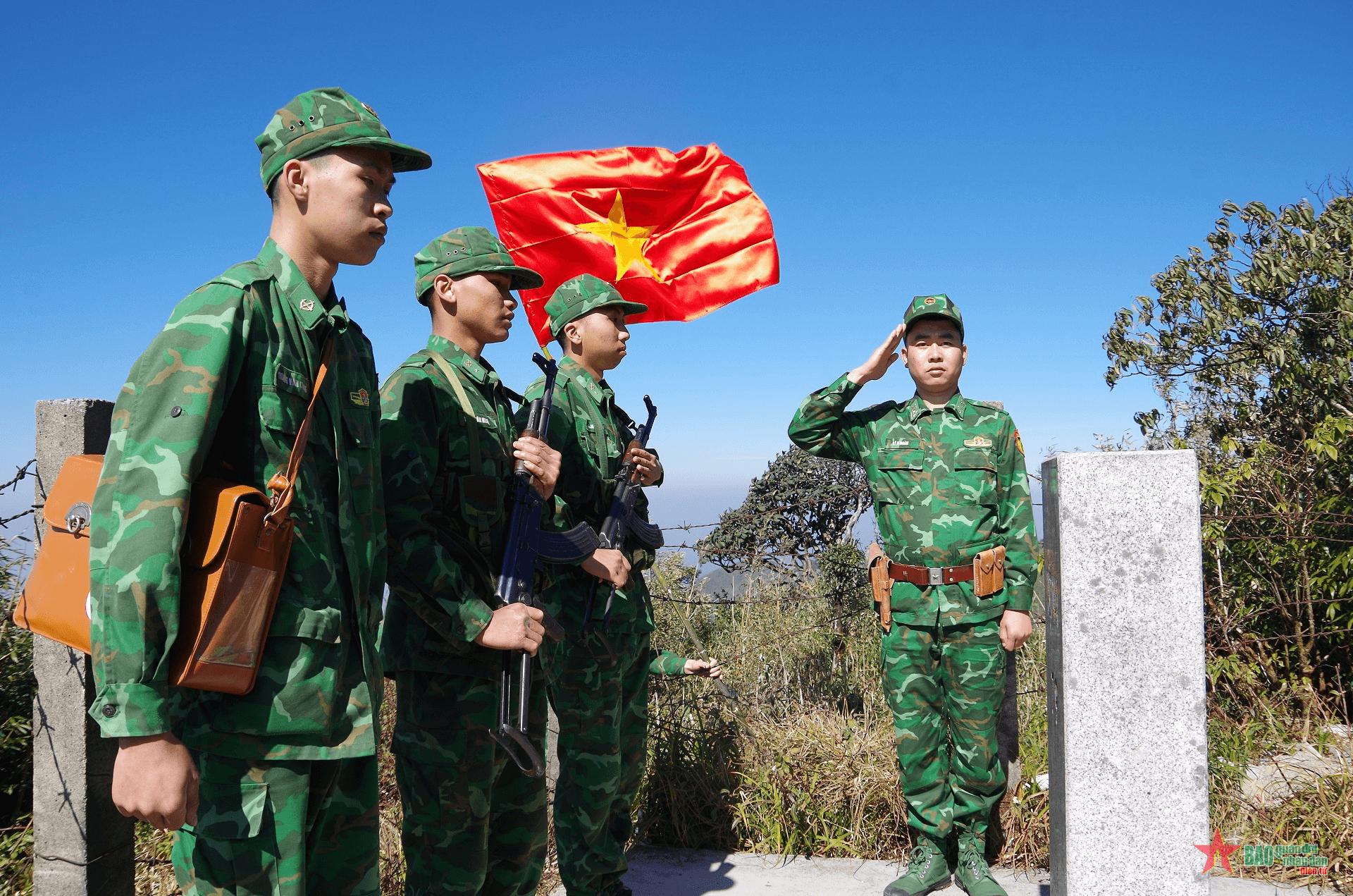 Đường lên “Nóc nhà biên cương”