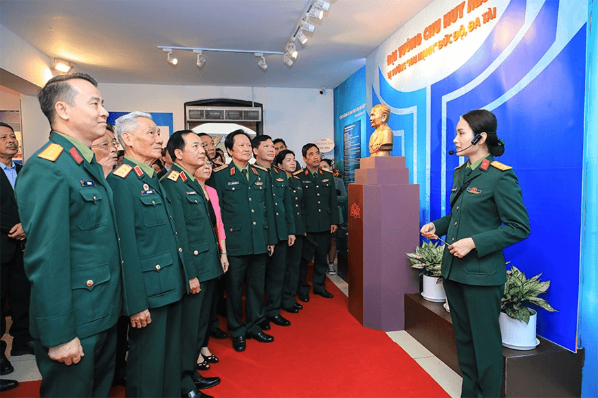 Triển lãm gần 200 hình ảnh, tài liệu và hiện vật về Đại tướng Chu Huy Mân