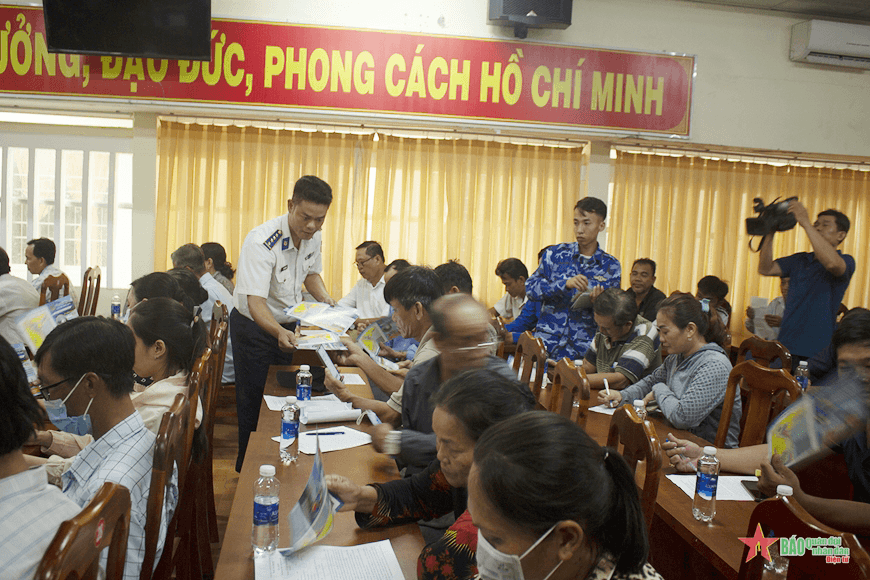Hải đoàn 42 đẩy mạnh tuyên truyền, quyết tâm gỡ thẻ vàng EC cho ngành thủy sản