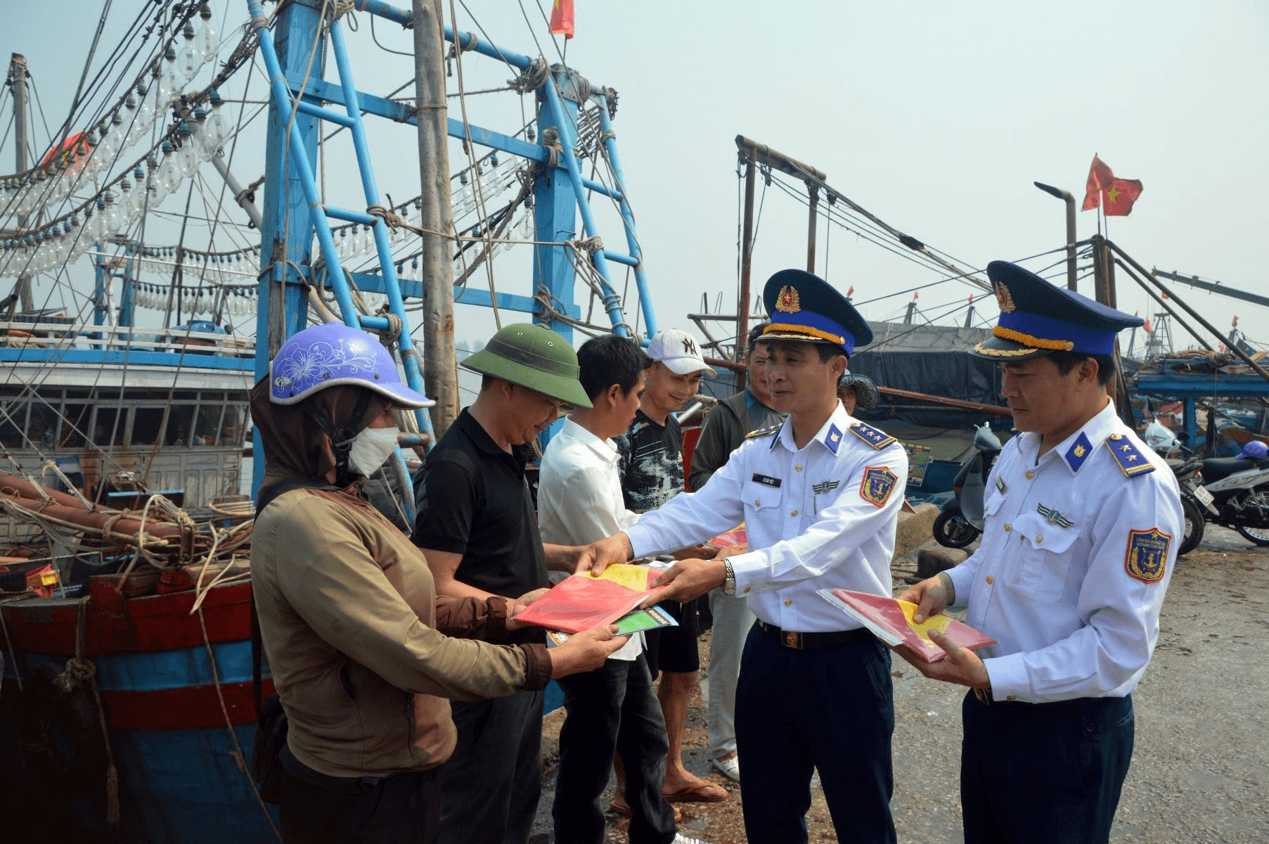 Trang bị kiến thức pháp luật cho ngư dân Sầm Sơn