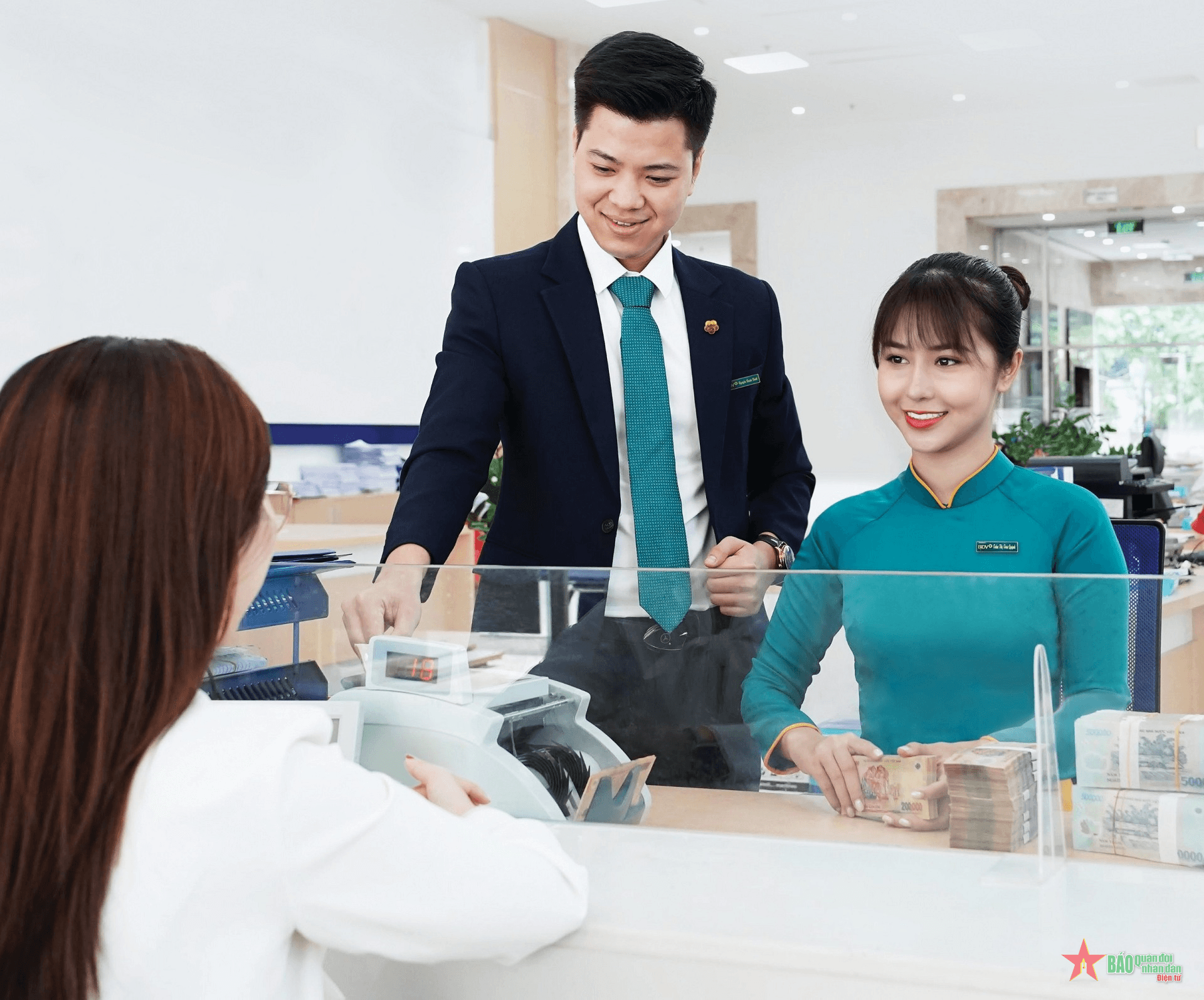 Lấy khách hàng làm trung tâm phục vụ