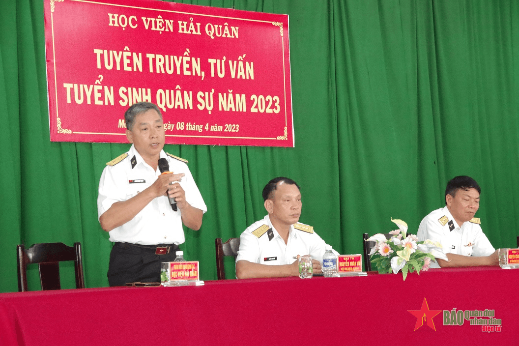 Học viện Hải quân tư vấn, tuyên truyền, hướng nghiệp tuyển sinh quân sự tại Bến Tre