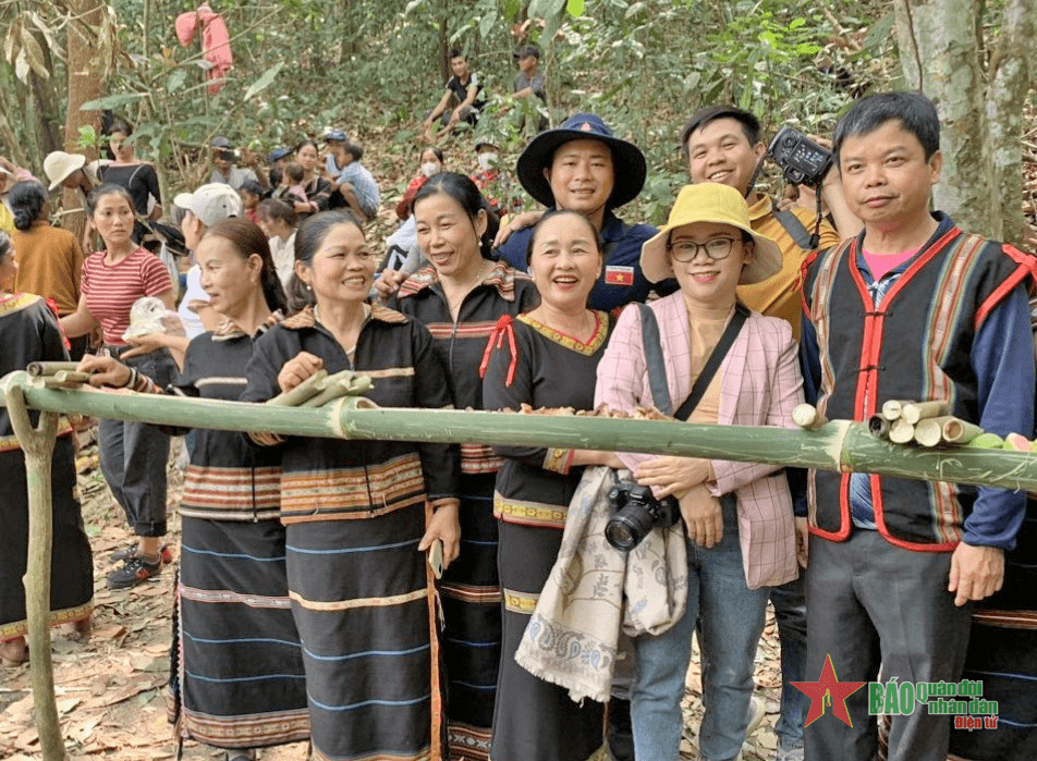Lễ cúng rừng của người Gia Rai