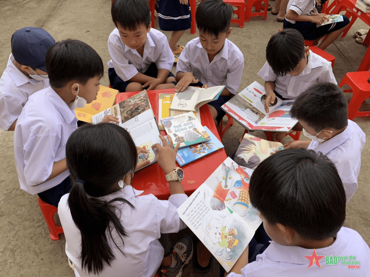 “Thư viện lưu động” đưa sách đến với học sinh