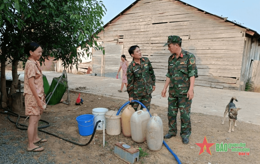 Nước bộ đội, mát lòng dân