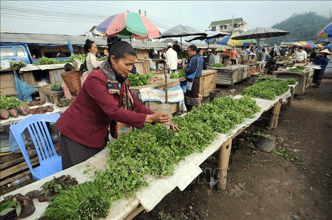 Lào tăng lương tối thiểu cho người lao động