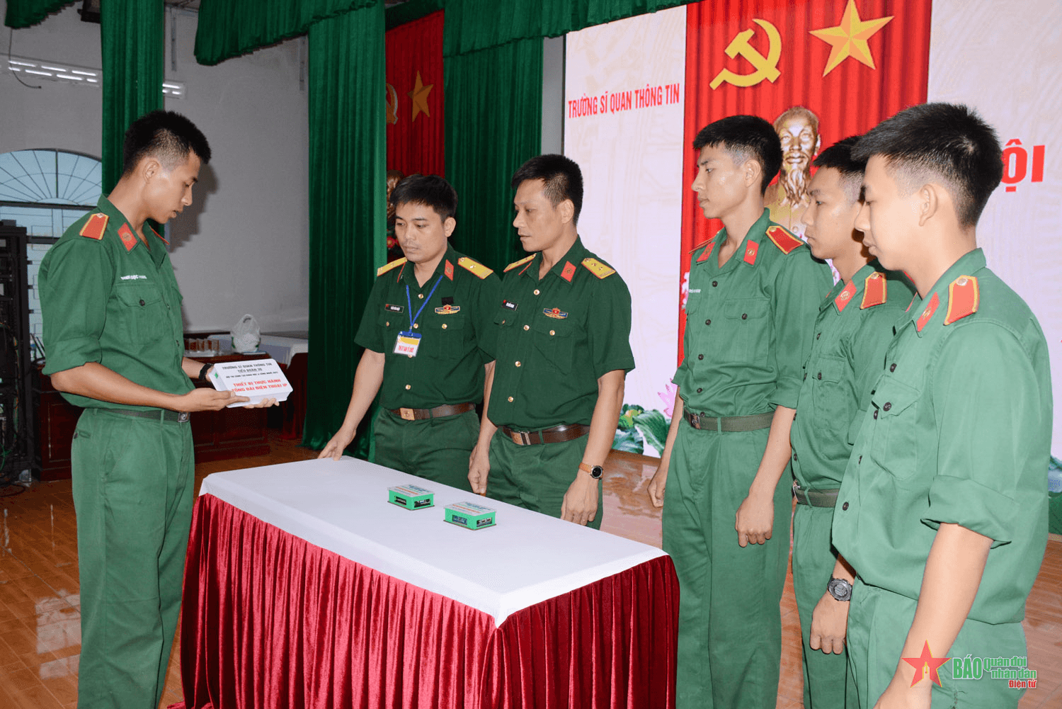 Nhiều sản phẩm tham gia Hội thi sáng tạo Khoa học và công nghệ Trường Sĩ quan Thông tin