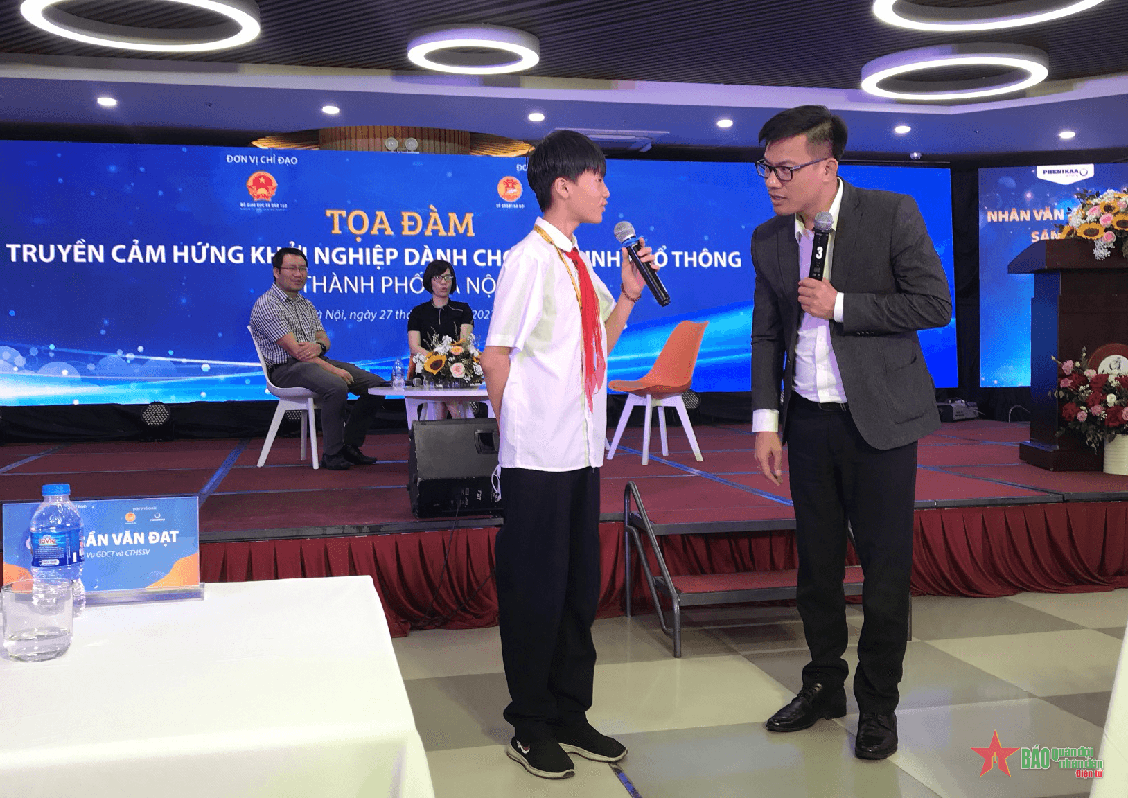 Truyền cảm hứng khởi nghiệp đến học sinh