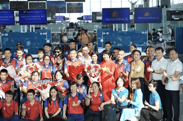 Đoàn Thể thao người khuyết tật Việt Nam lên đường sang Campuchia dự ASEAN Para Games 12