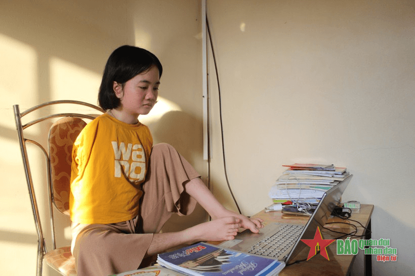 Ước mơ của cô giáo không có tay trở thành hiện thực
