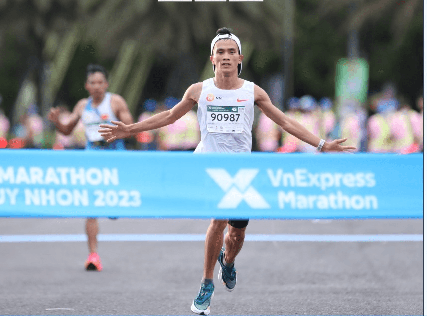 Hơn 10.000 người tham gia VnExpress Marathon Quy Nhơn