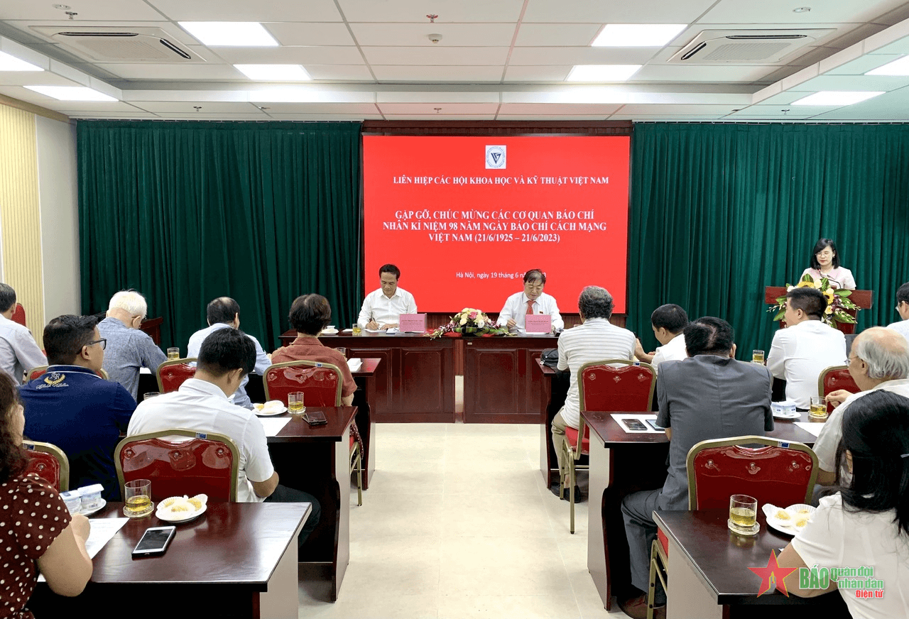 Thông tin tuyên truyền trên báo chí đóng góp phát triển đất nước