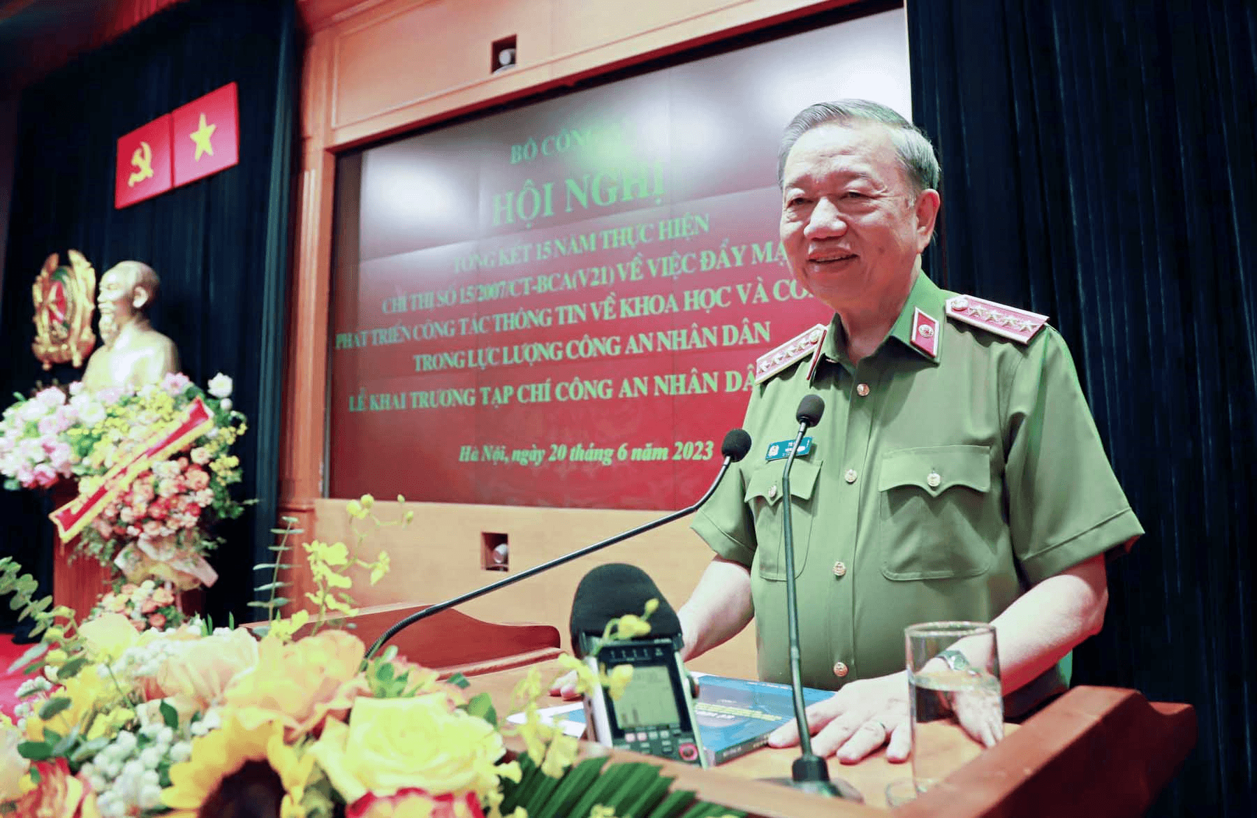 Đẩy mạnh phát triển công tác thông tin khoa học trong Công an nhân dân