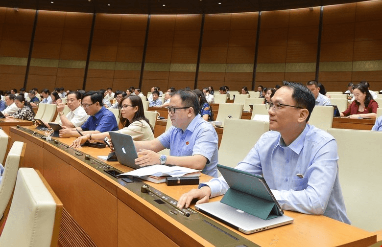 Quốc hội sẽ giám sát nhiều vấn đề của chương trình phục hồi kinh tế; thị trường bất động sản