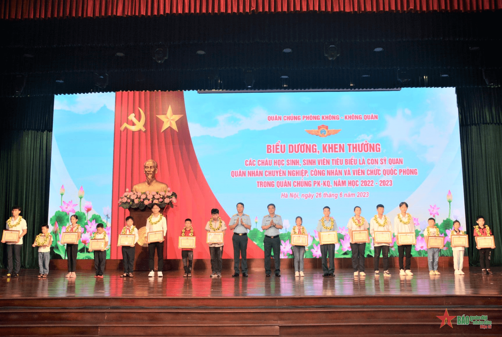 Quân chủng Phòng không - Không quân biểu dương, khen thưởng học sinh, sinh viên tiêu biểu