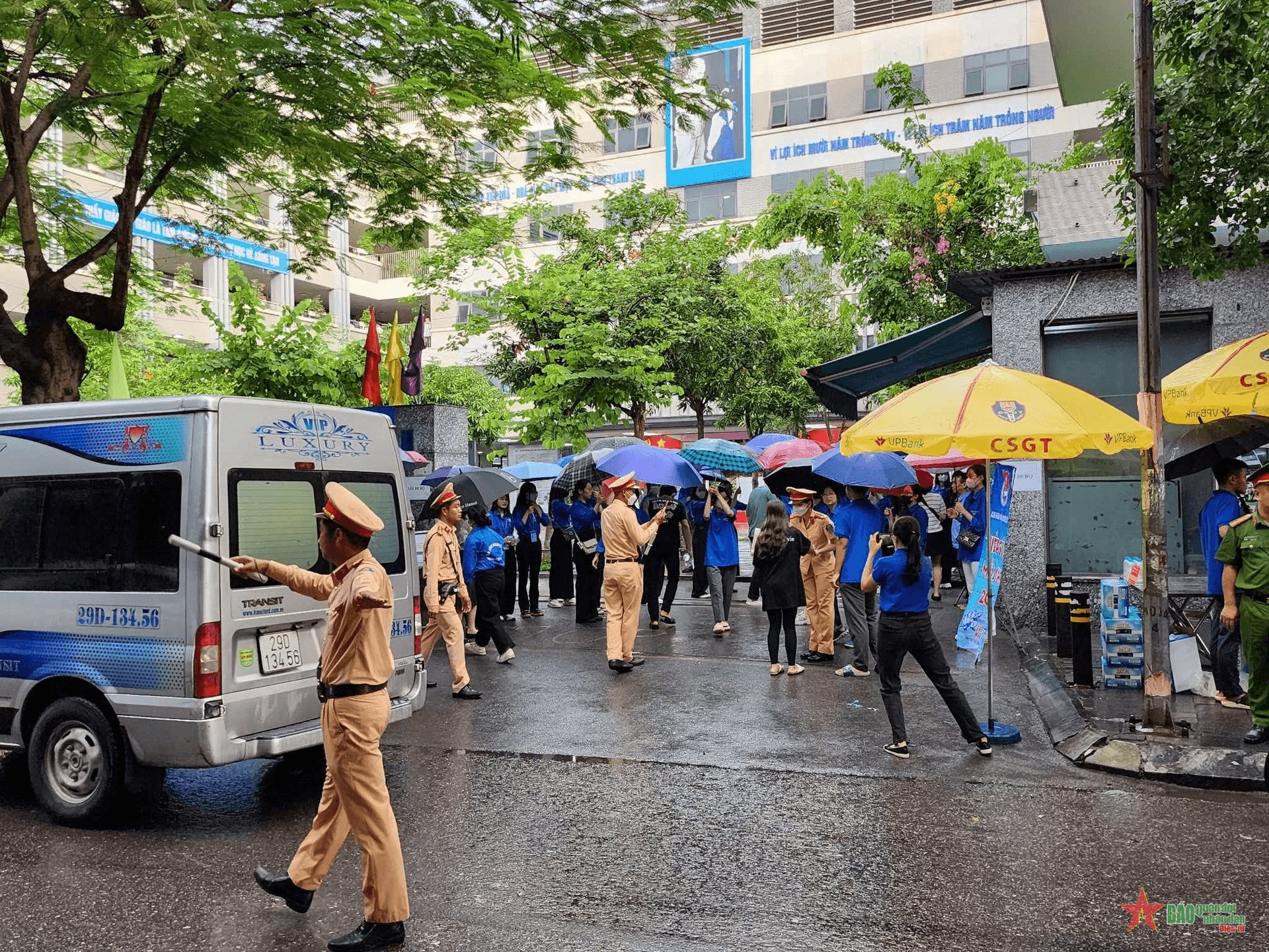 Hà Nội: Giao thông được bảo đảm an toàn, thí sinh đến đúng giờ thi