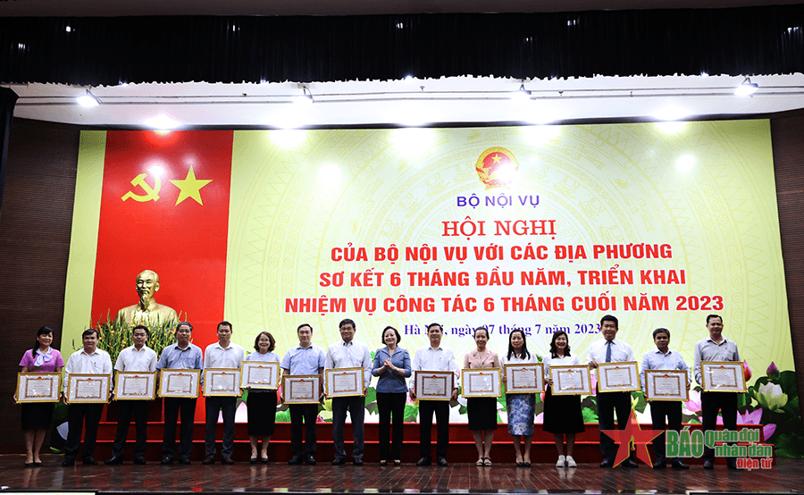 Bộ Nội vụ đẩy mạnh chuyển đổi số toàn ngành