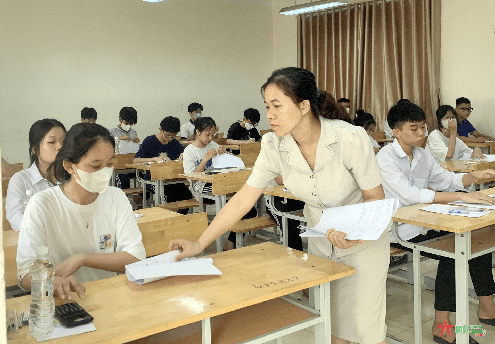 Hà Nội “bấn loạn” tìm chỗ học, lỗi do đâu?