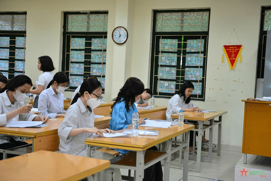 Hà Nội: Hạ điểm chuẩn lớp 10 các trường Trung học phổ thông chuyên