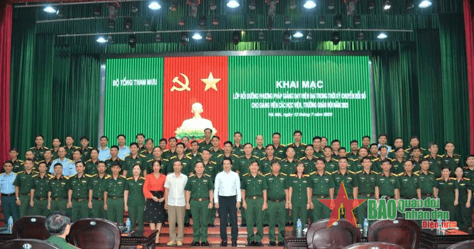 Khai mạc lớp bồi dưỡng phương pháp giảng dạy hiện đại cho giảng viên các trường Quân đội