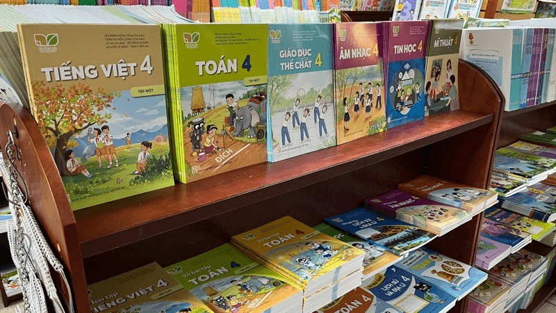 Đã phát hành sách giáo khoa lớp 4, 8, 11 chương trình mới