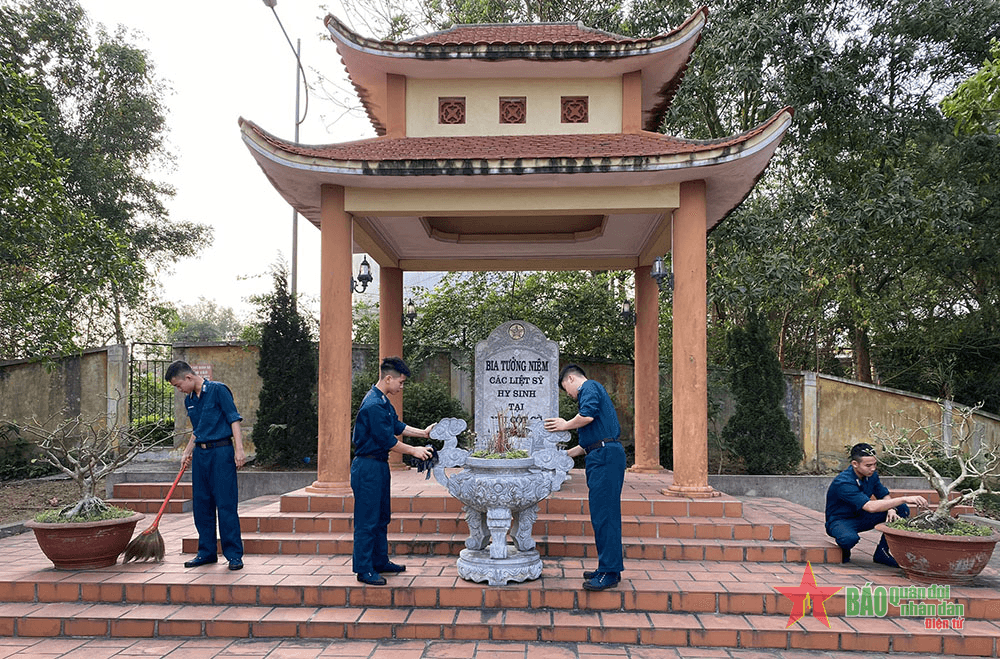 Núi Cột Cờ còn vang chiến công