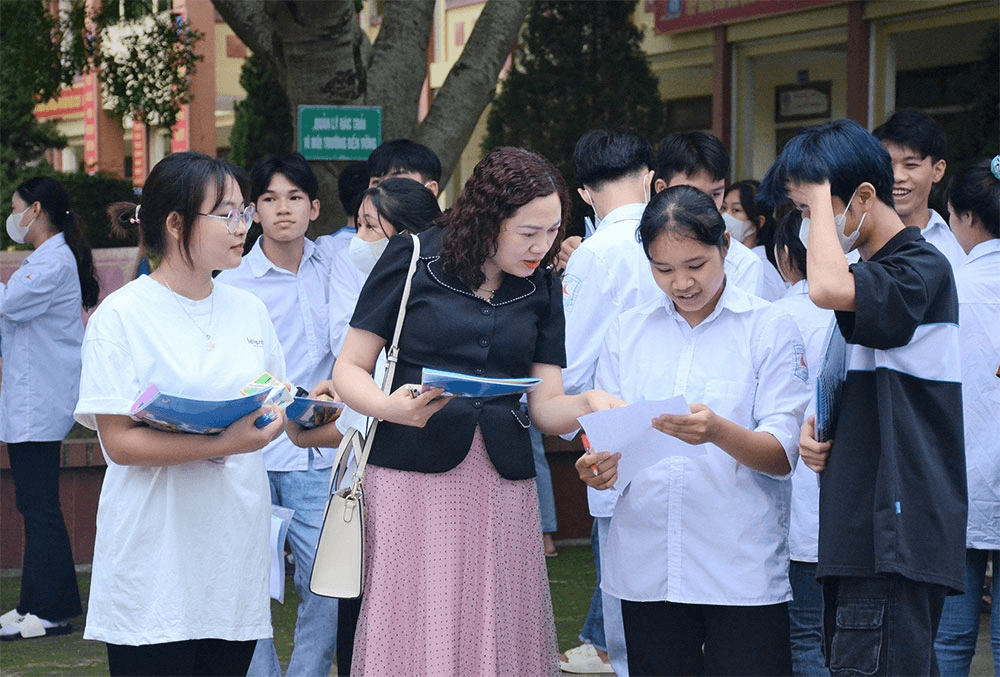 Không được để xảy ra các sự cố trong quá trình tra cứu điểm thi