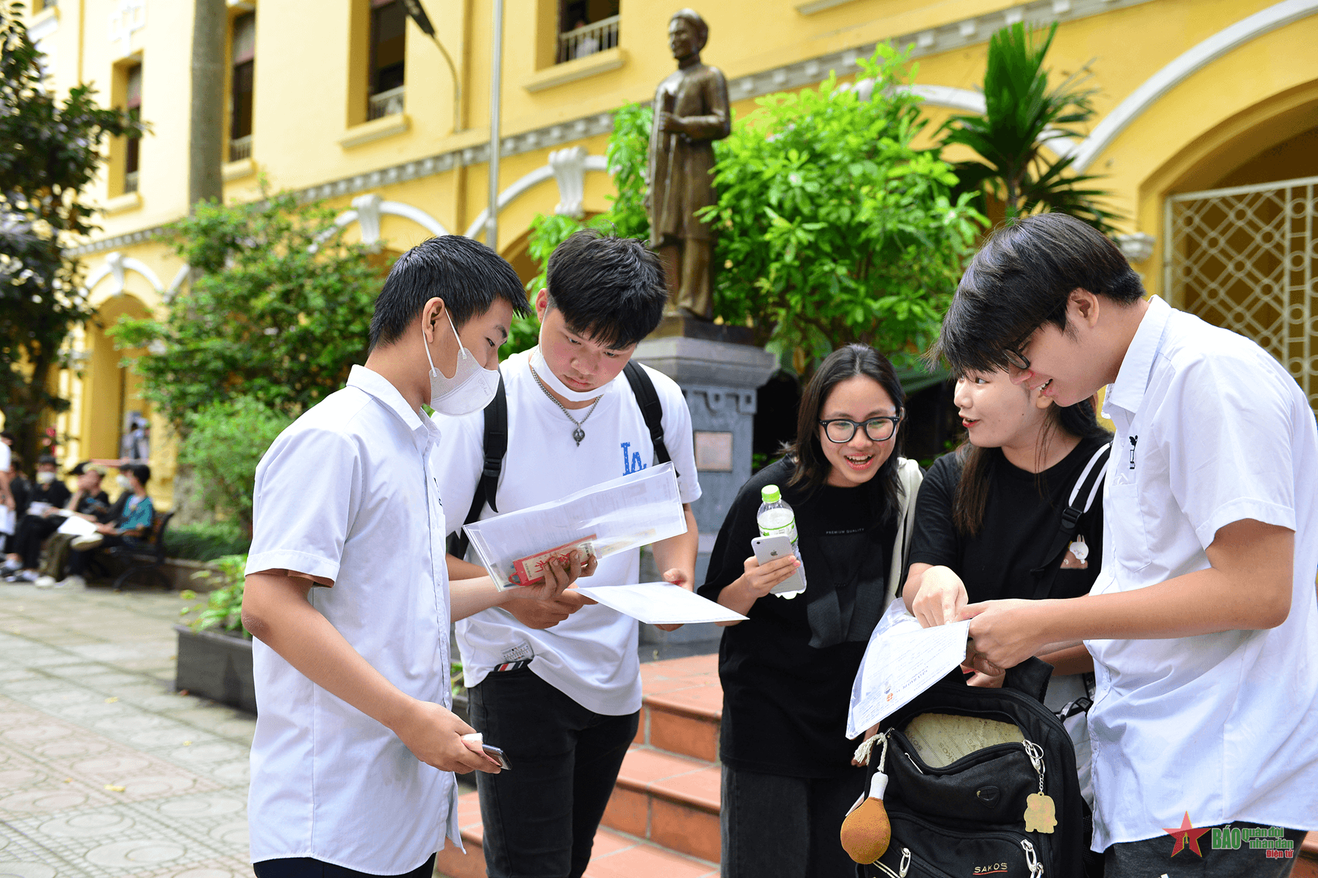 Công bố điểm sàn xét tuyển của nhiều trường đại học
