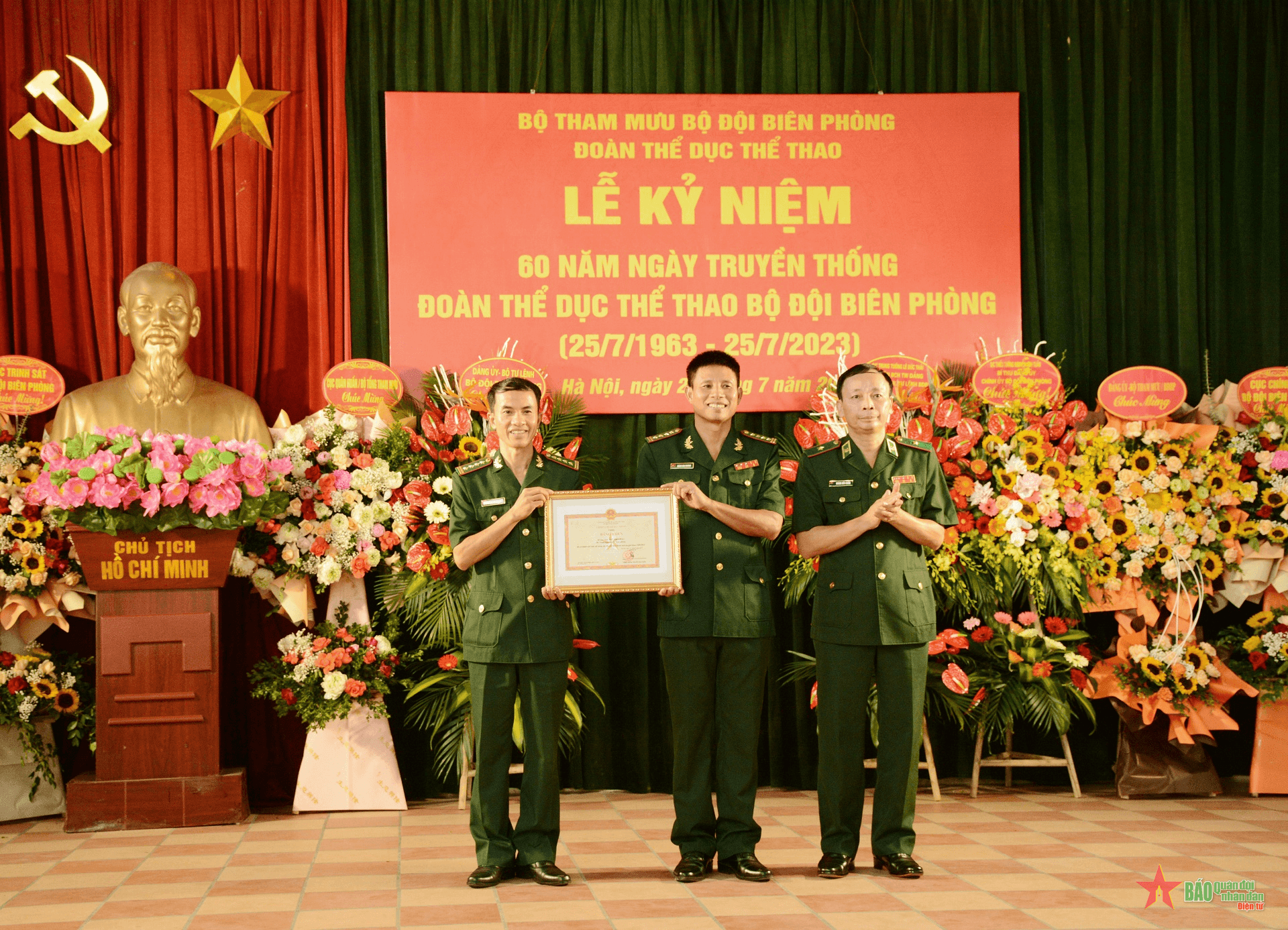 Đoàn Thể dục thể thao Bộ đội Biên phòng kỷ niệm 60 năm ngày truyền thống