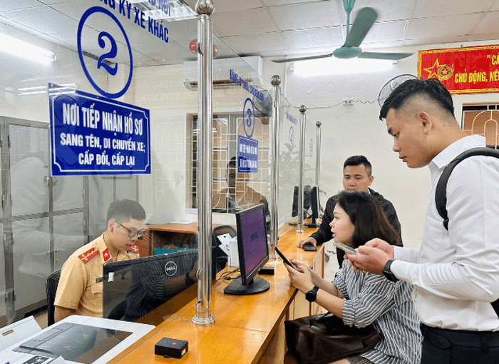 Một người được sở hữu nhiều biển số định danh