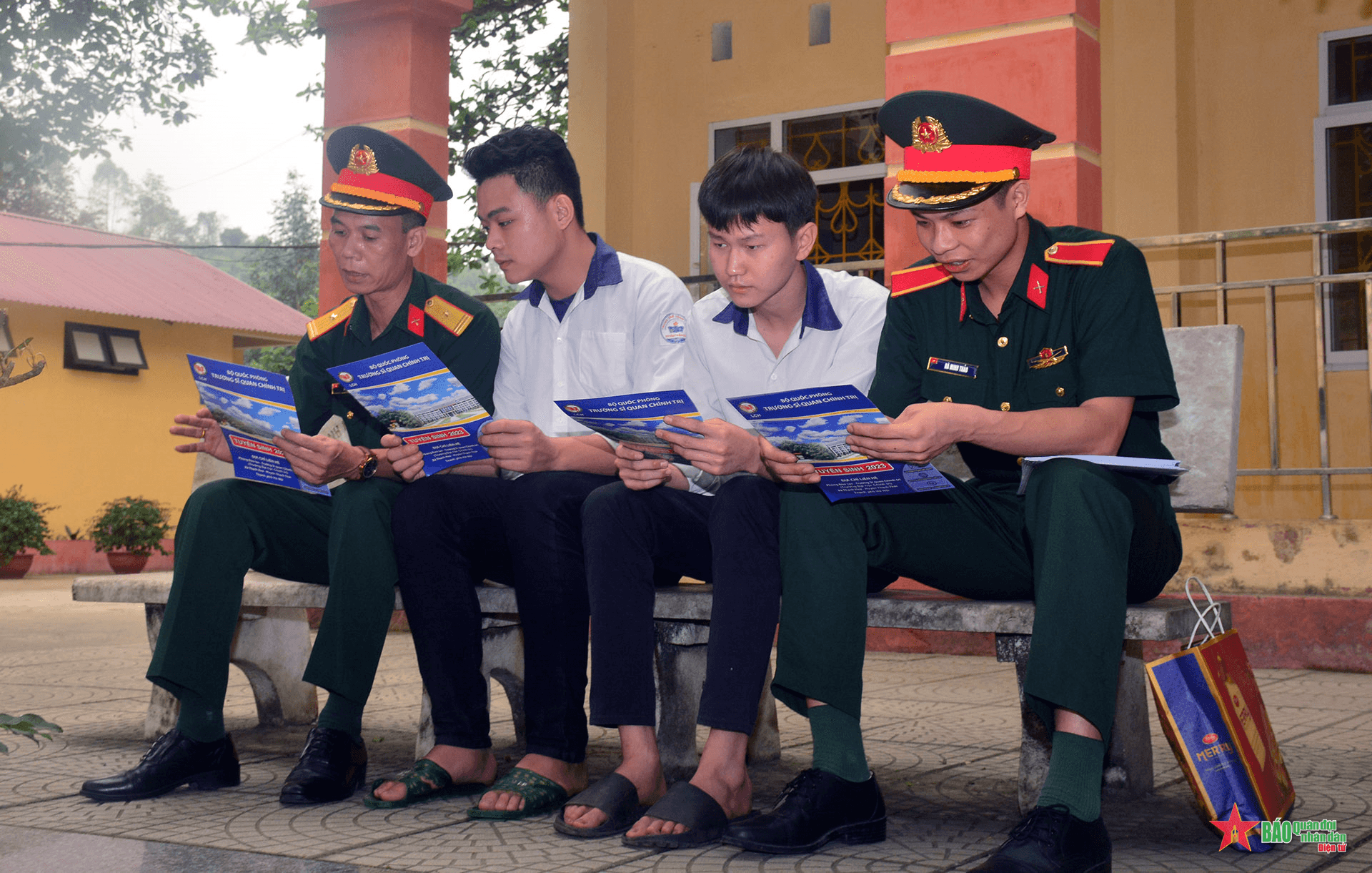 Làm gì để tăng cơ hội trúng tuyển vào các trường Quân đội?