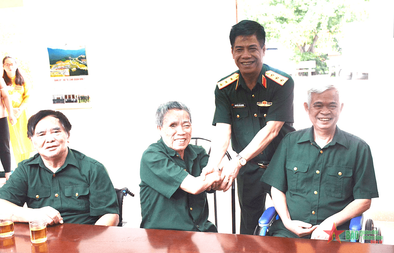 Ấm áp tình đồng đội