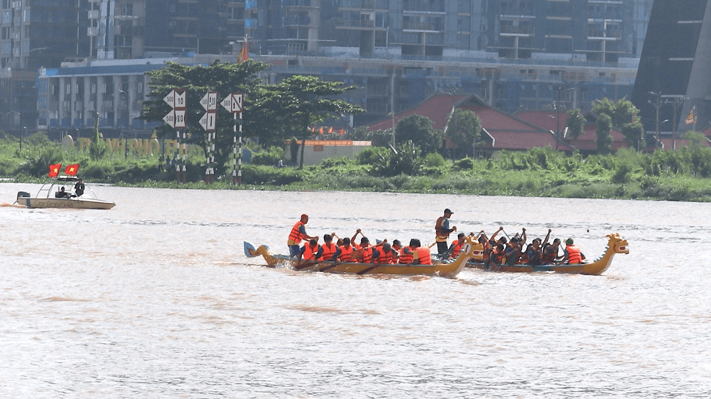 Khai mạc Giải vô địch đua thuyền truyền thống TP Hồ Chí Minh mở rộng năm 2023