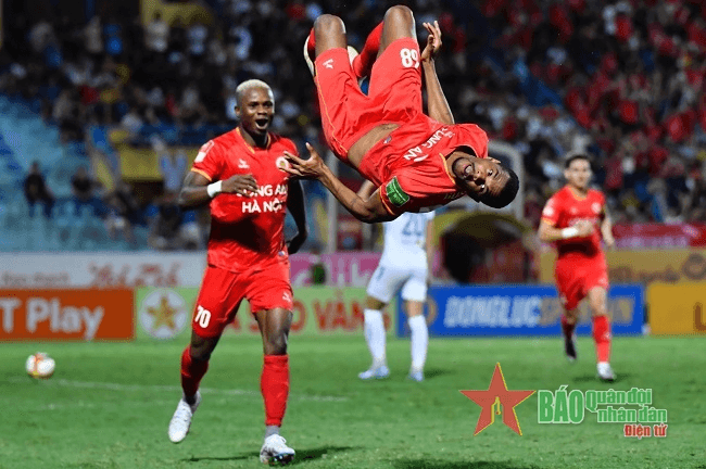 Đánh bại Hà Nội FC, Công an Hà Nội chiếm ngôi đầu bảng V-League