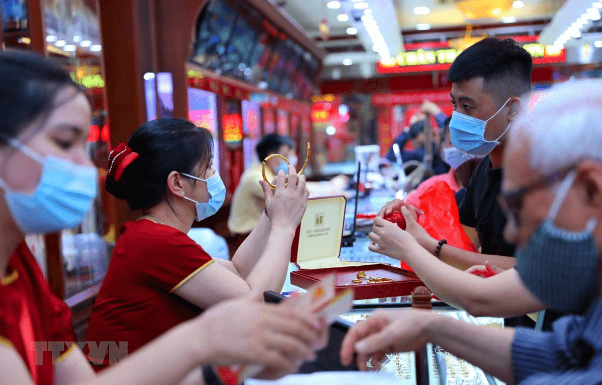 Giá vàng chiều nay (6-8): Vàng trong nước giữ ngưỡng hơn 67 triệu đồng/ lượng
