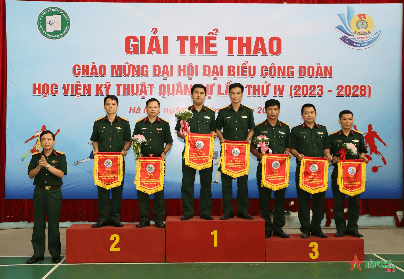 Bế mạc Giải thể thao chào mừng Đại hội đại biểu Công đoàn Học viện Kỹ thuật Quân sự lần thứ IV